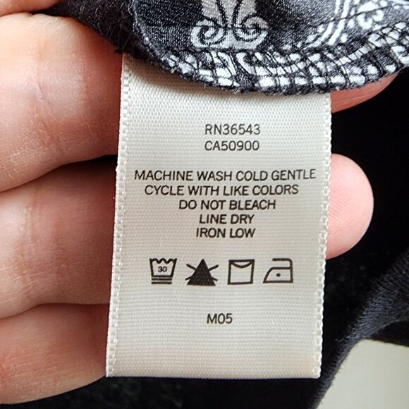 Van Heusen Black/White Print Cap Sleeve Blouse Size Large - Picture 8 of 12